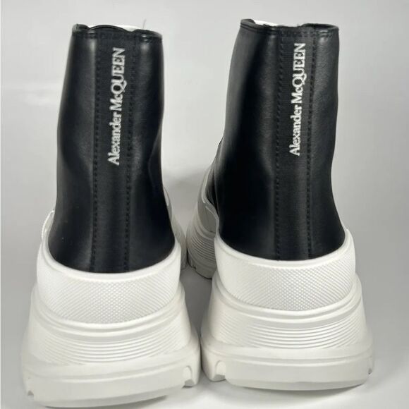 Alexander Mcqueen Men's Tread Slick Boot LEATHER Black/White EU 45 USA 12 - Picture 2 of 4